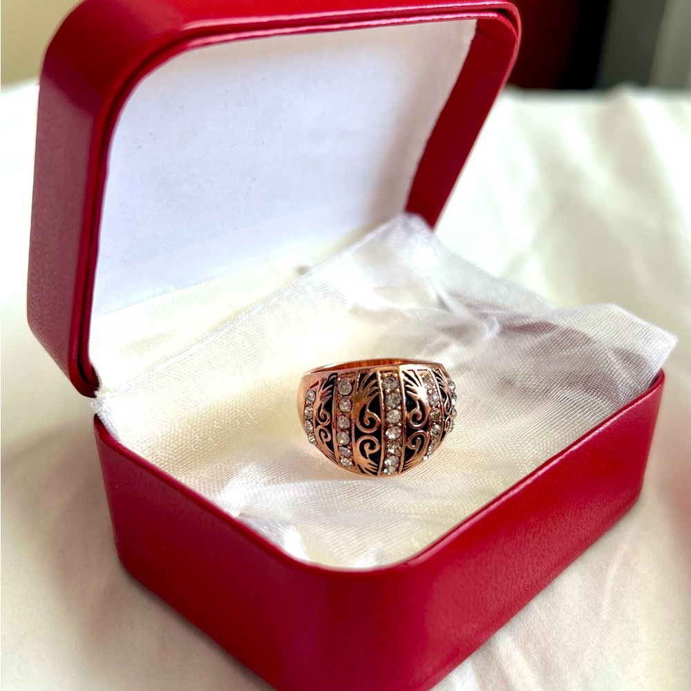 Ring - Picture 2 of 5